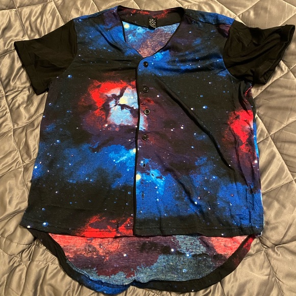 Other - Galaxy tee | size L